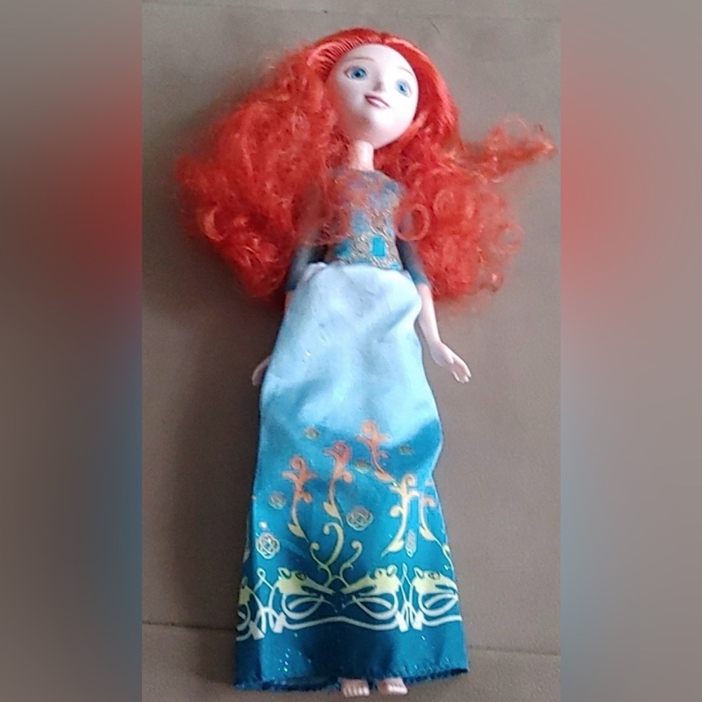 DISNEY- BRAVE’S MERIDA Shimmer Doll